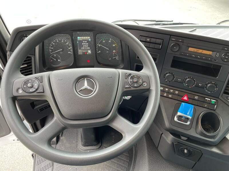 Mercedes Benz 2840  6x4 Schwing S36X