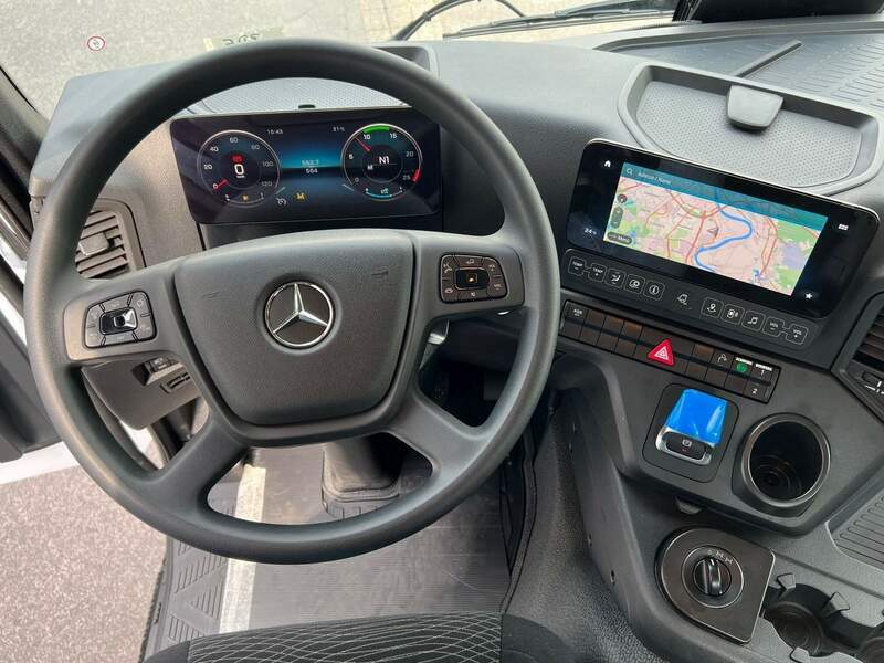 Mercedes Benz 3746 B  8x4 Easy Flex Schwing S47 SX III