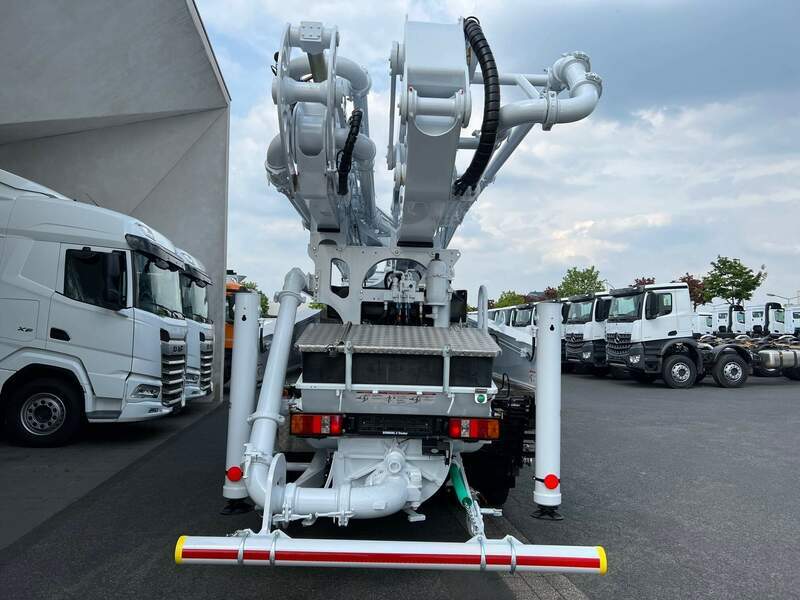 Mercedes Benz 3746 B  8x4 Easy Flex Schwing S47 SX III