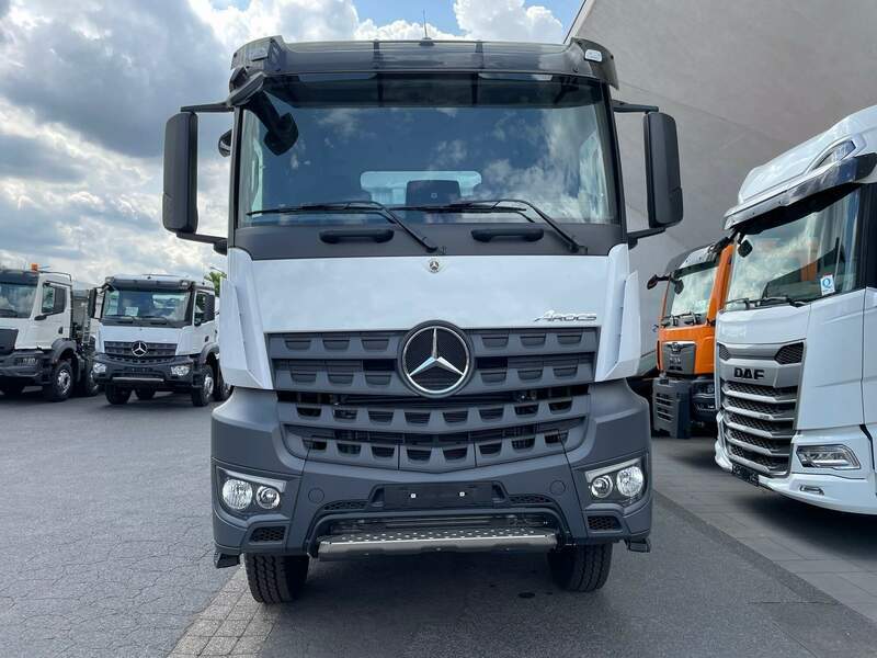 Mercedes Benz 4245 K  8x4 Meiller HINTERKIPPER