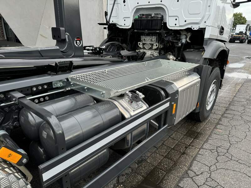Mercedes Benz 3345 L  6x4 HIAB Ultima 21 S.51